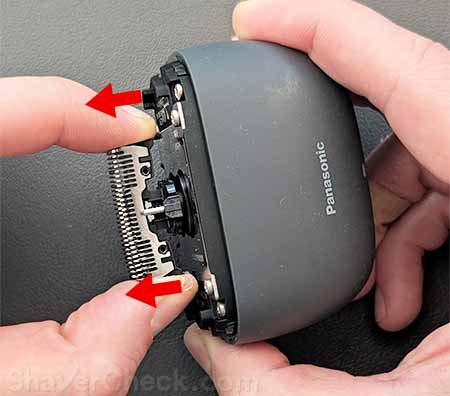Removing the inner blades of the Panasonic ES-PV3B.