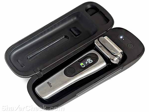 Charging the shaver via the Braun PowerCase.